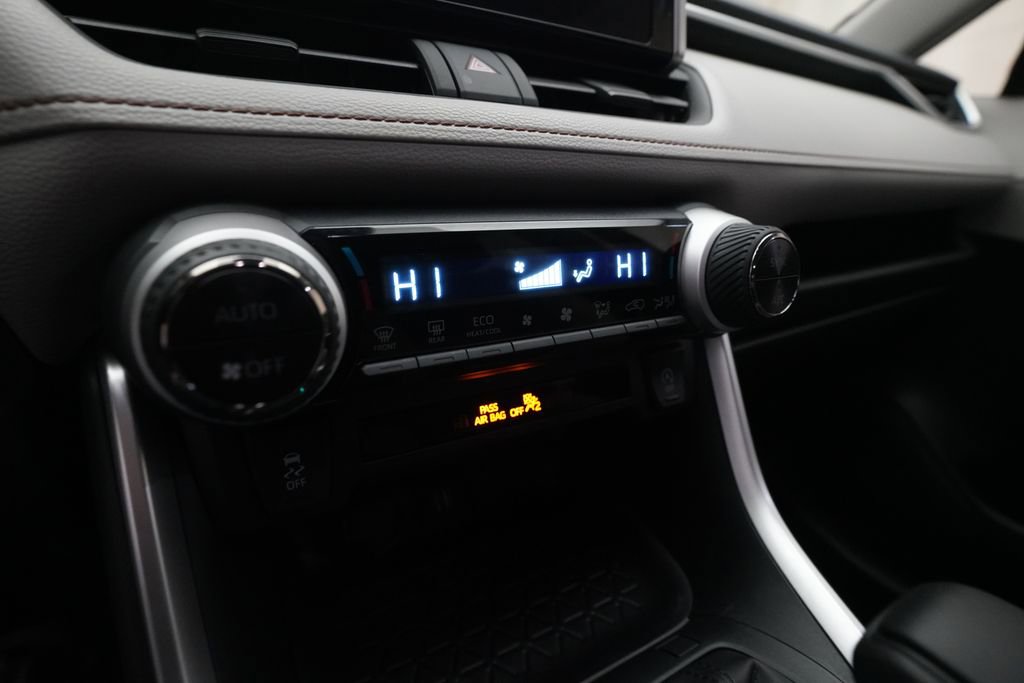 Used 2023 Toyota RAV4 XLE AWD/4WD image 20