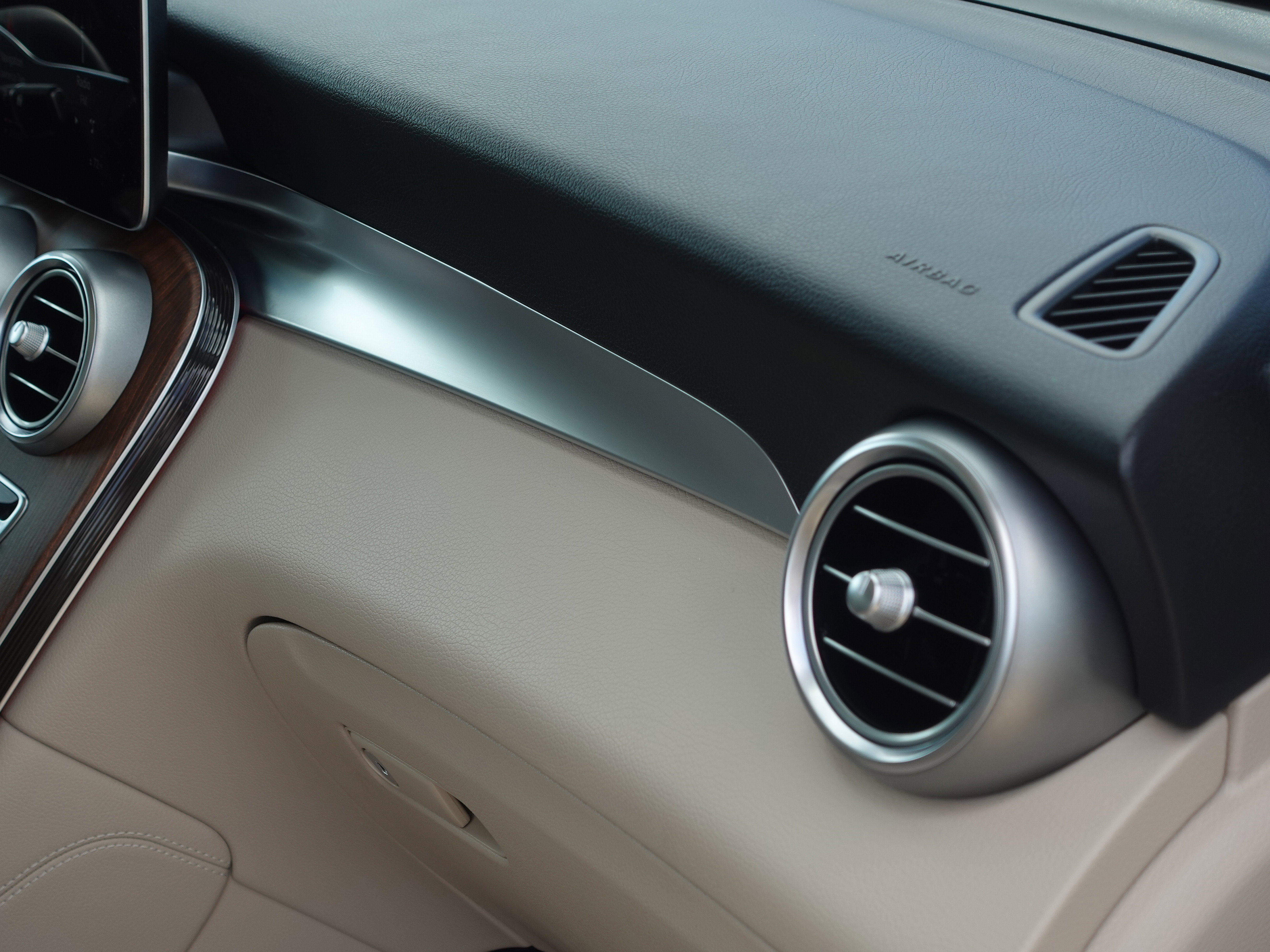 Used 2021 Mercedes-Benz GLC 300 4MATIC image 22