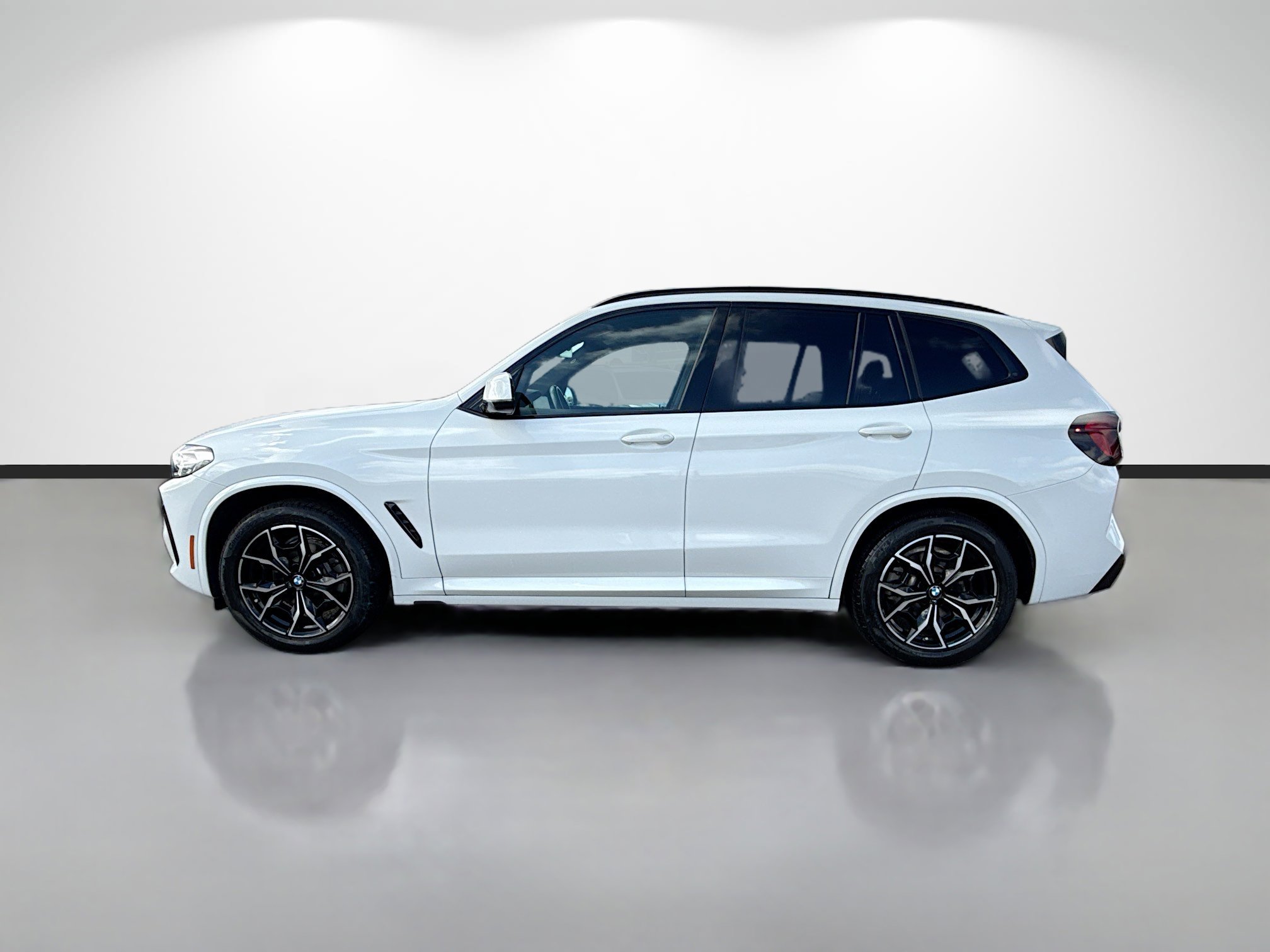 Used 2023 BMW X3 xDrive30i w/ M Sport Package image 6