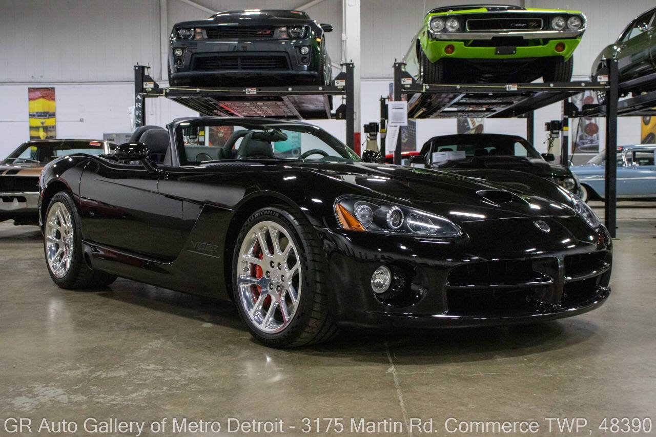 Used 2004 Dodge Viper SRT-10 RWD image 11