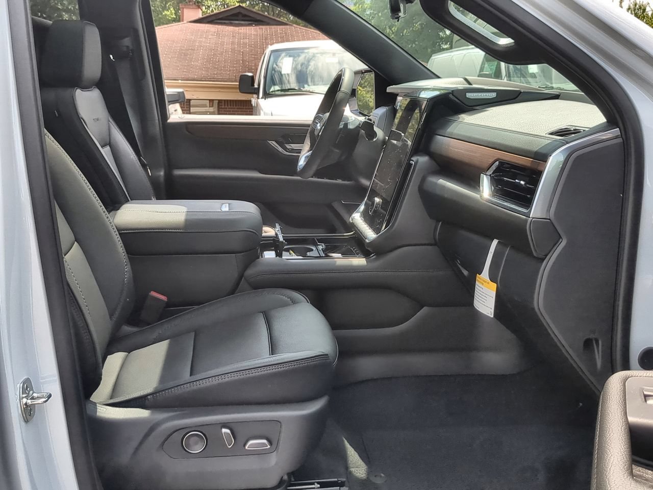 New 2026 GMC Yukon XL Denali w/ Denali Reserve Package AWD/4WD image 29