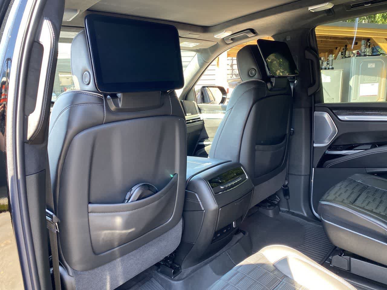 Used 2026 Cadillac Escalade V w/ LPO, ONYX Package AWD/4WD image 15