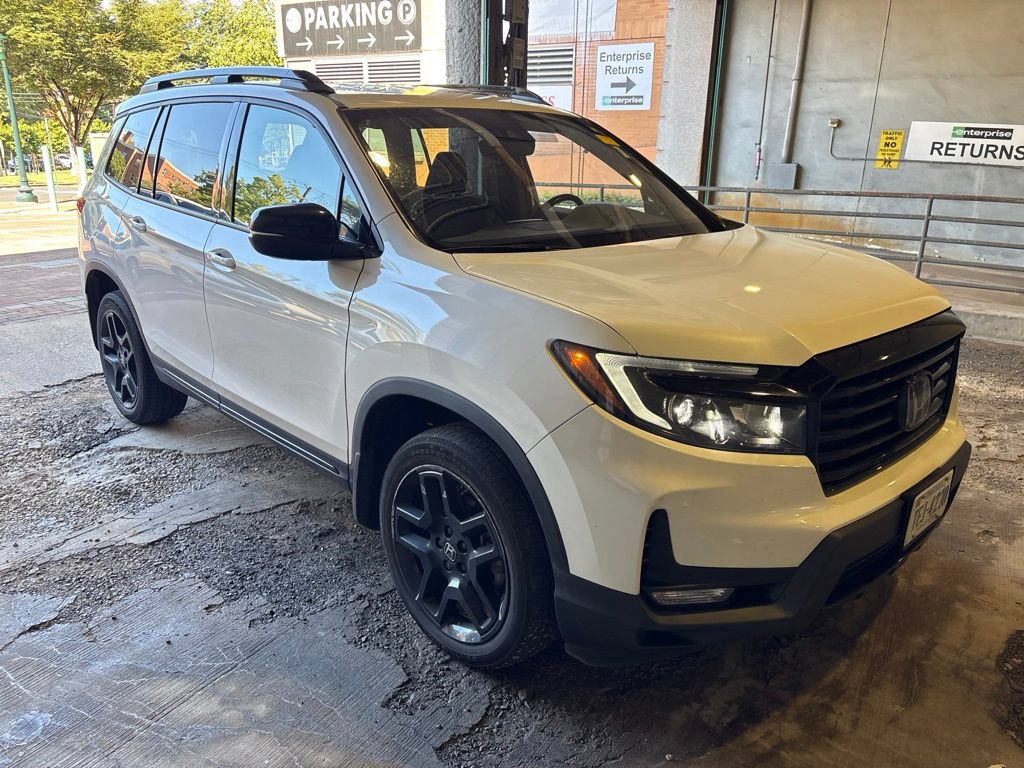 Used 2024 Honda Passport Black Edition image 1