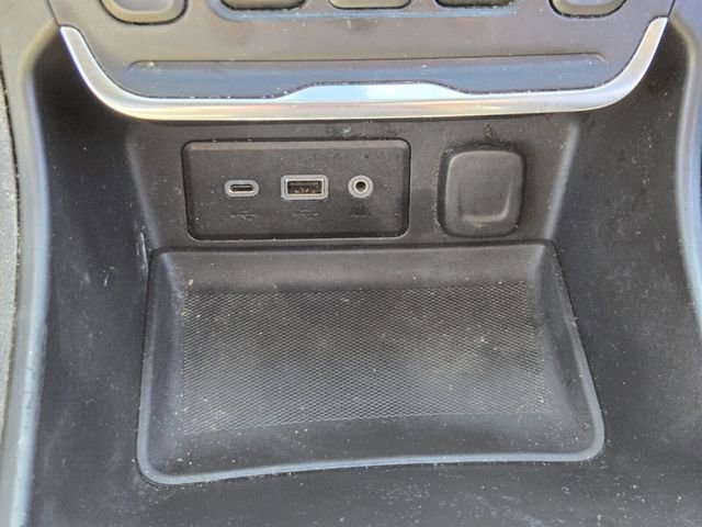 Used 2020 GMC Terrain SLE w/ Elevation Edition image 25