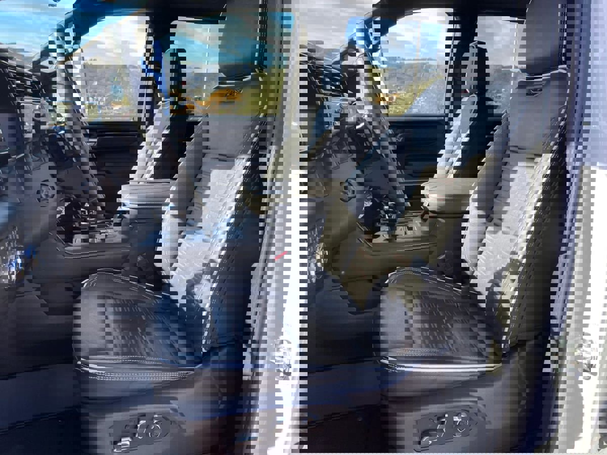 Used 2025 GMC Sierra 1500 AT4X image 11