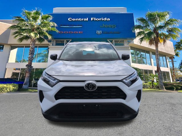 Used 2025 Toyota RAV4 LE AWD/4WD image 9