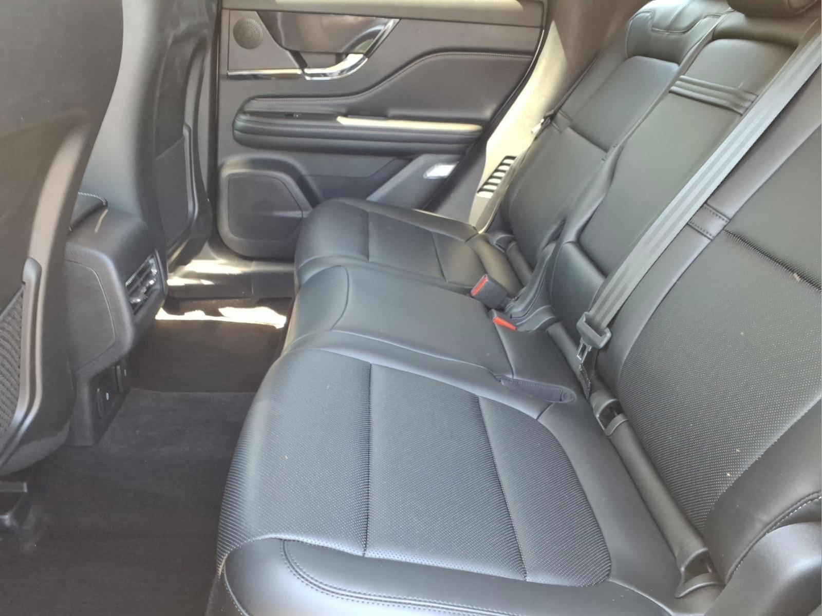 Certified 2023 Lincoln Corsair AWD w/ Equipment Group 101A image 17