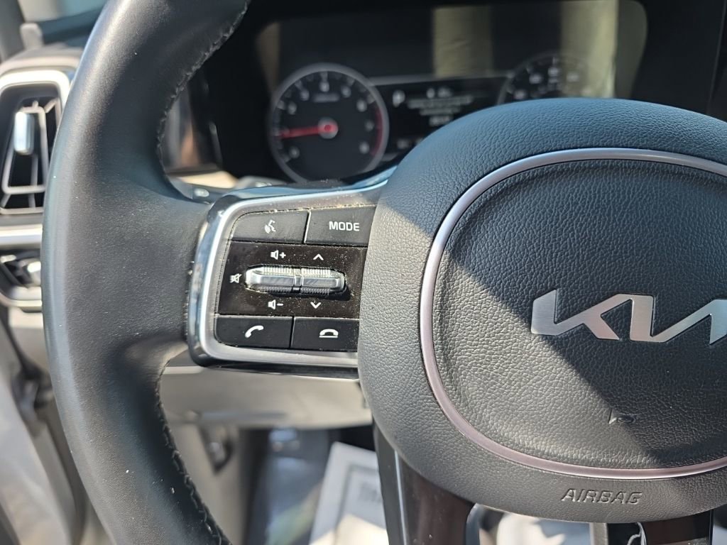 Used 2023 Kia Sorento S w/ Panoramic Sunroof Package AWD/4WD image 11