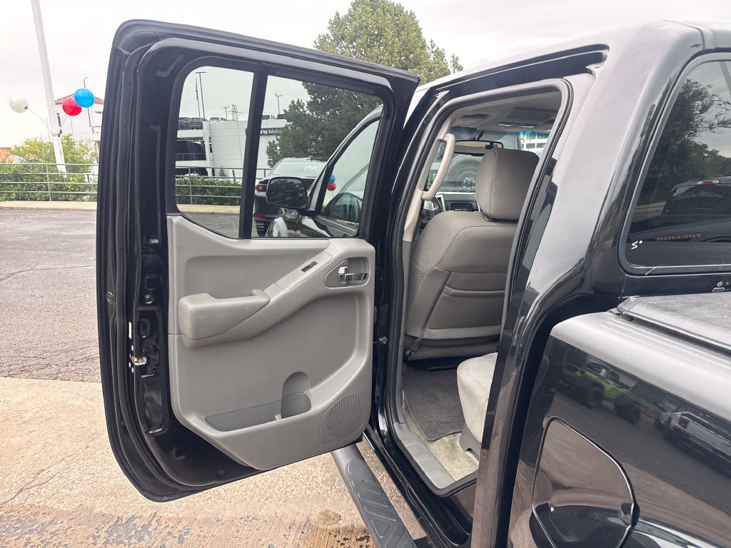 Used 2018 Nissan Frontier SV w/ Value Truck Package AWD/4WD image 18