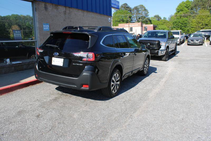 Used 2023 Subaru Outback Premium AWD/4WD image 4