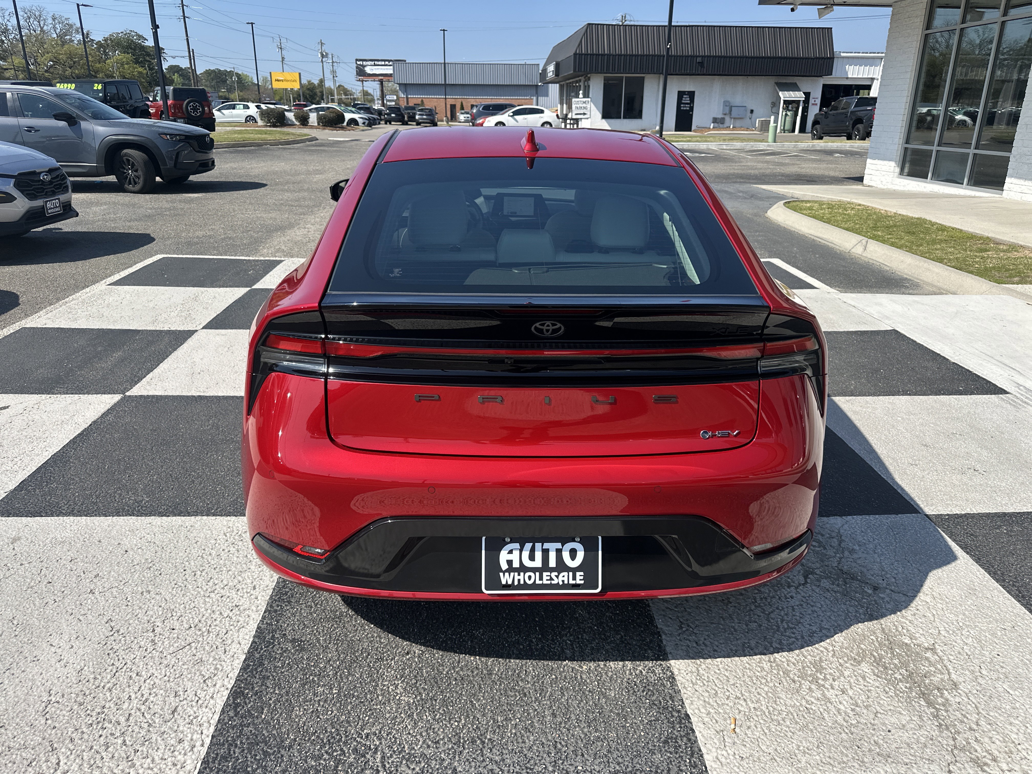 Used 2025 Toyota Prius XLE image 4