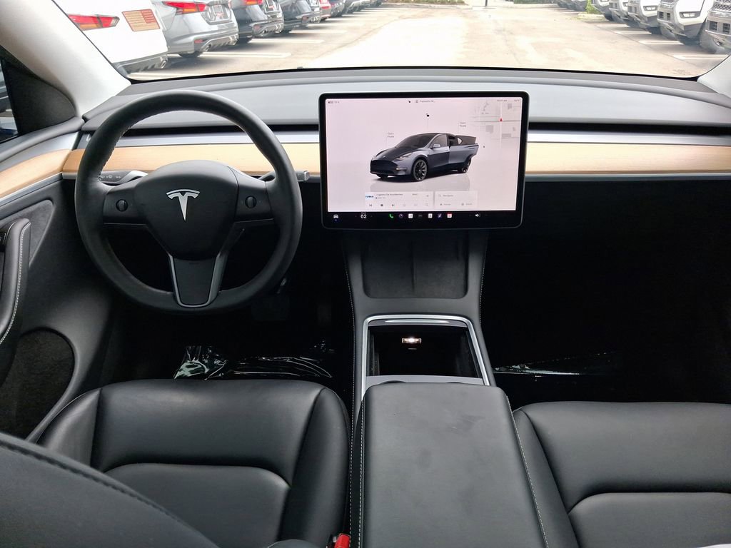 Used 2024 Tesla Model Y Long Range image 9