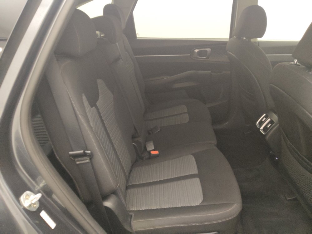 Used 2021 Kia Sorento LX AWD/4WD image 19