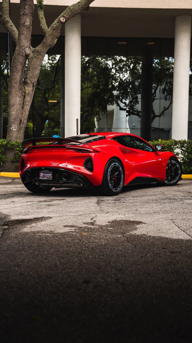 Used 2025 Lotus Emira RWD image 29