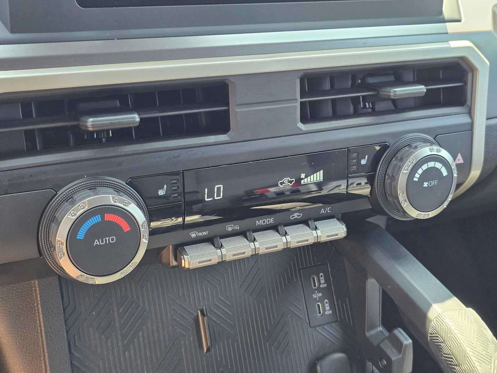 Certified 2025 Toyota Tacoma TRD Sport AWD/4WD image 28
