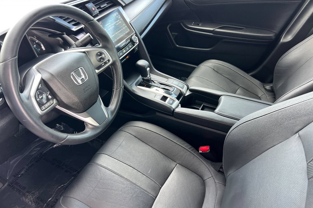Used 2018 Honda Civic Touring image 3