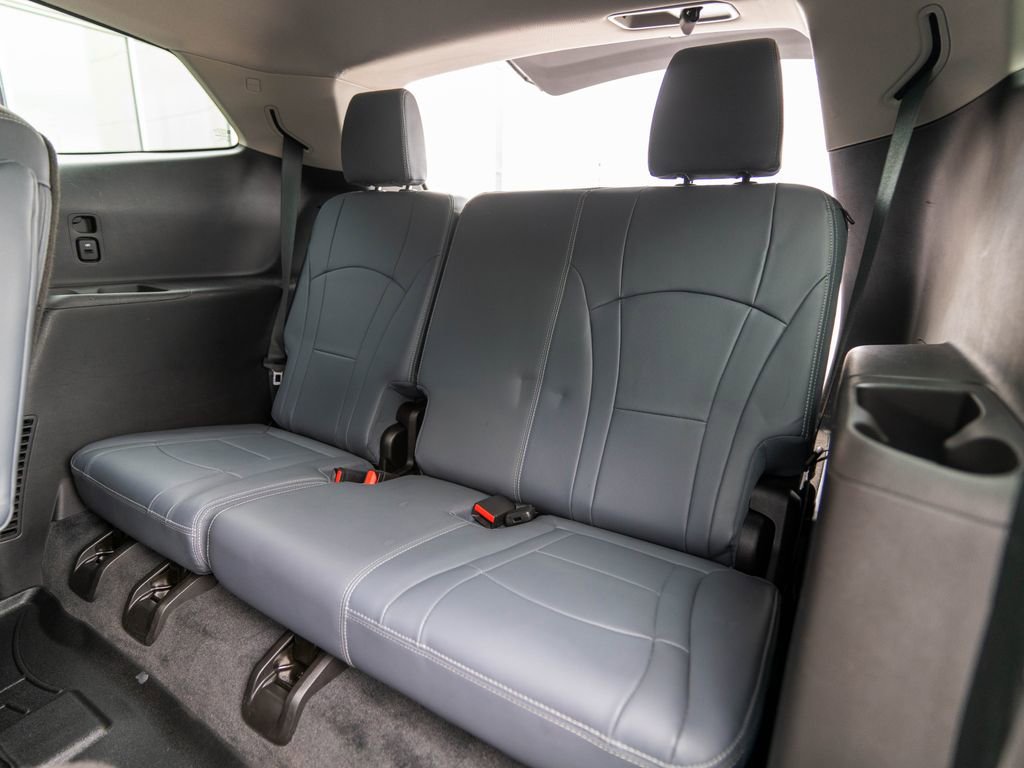 Used 2021 Buick Enclave Essence w/ Sport Touring Edition FWD image 35