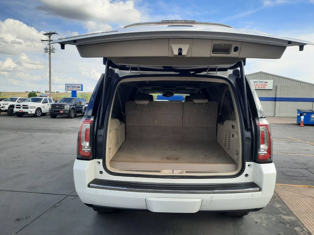 Used 2017 GMC Yukon XL Denali w/ Open Road Package AWD/4WD image 22