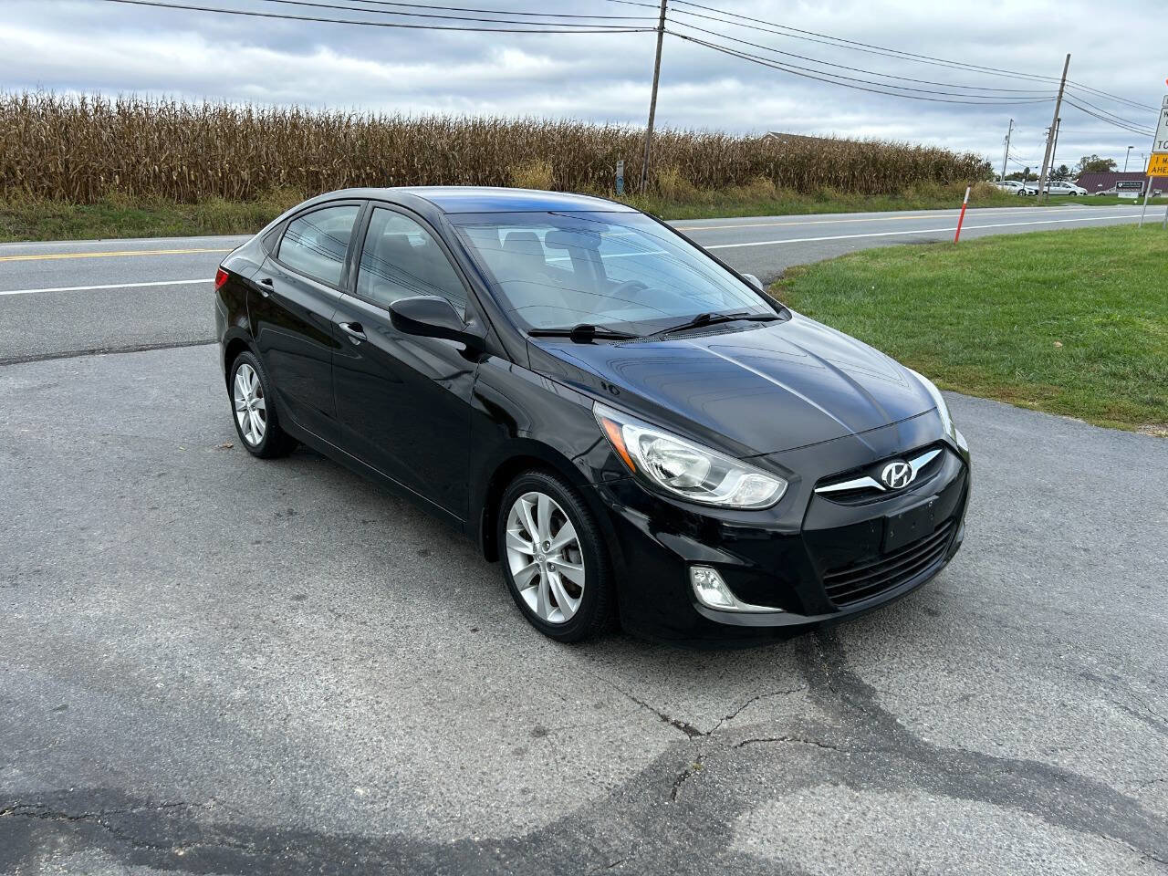 Used 2012 Hyundai Accent GLS w/ Premium Pkg 3 image 5