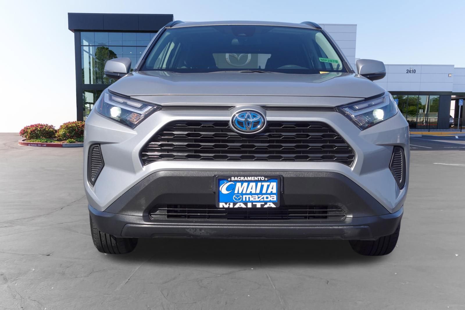 Used 2024 Toyota RAV4 LE AWD/4WD image 8