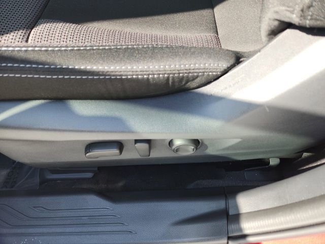 Certified 2025 Subaru Outback Premium image 28