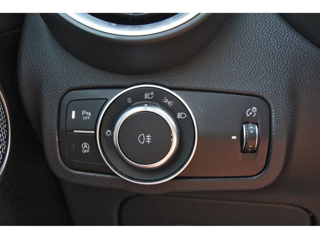 Used 2023 Alfa Romeo Stelvio Veloce AWD/4WD image 22
