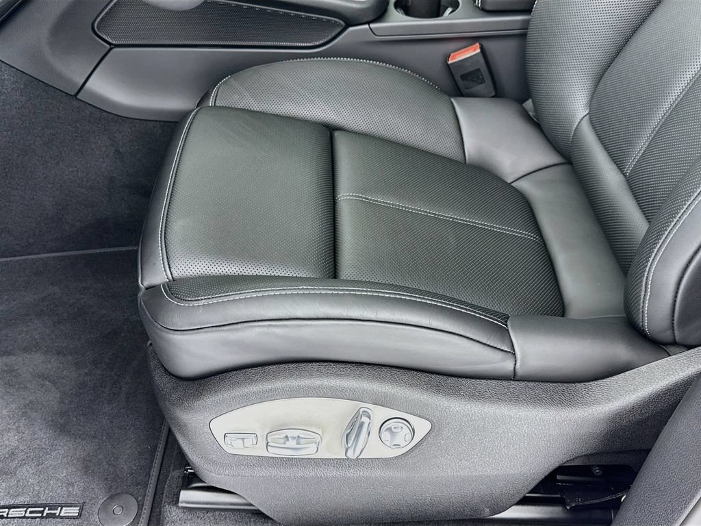 New 2026 Porsche Macan S AWD/4WD image 13
