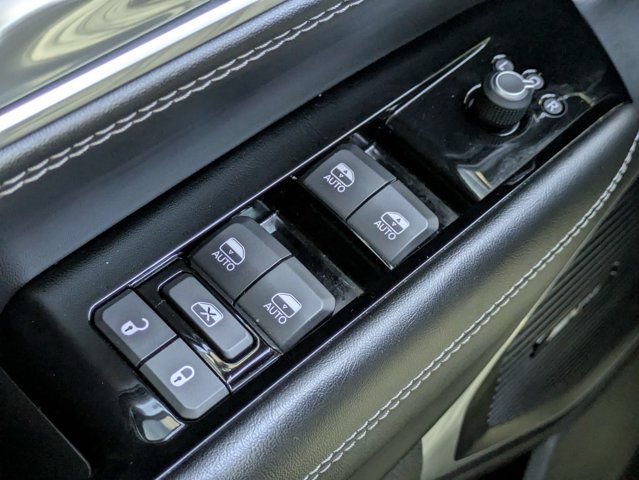 Used 2022 Jeep Wagoneer Series II RWD image 25