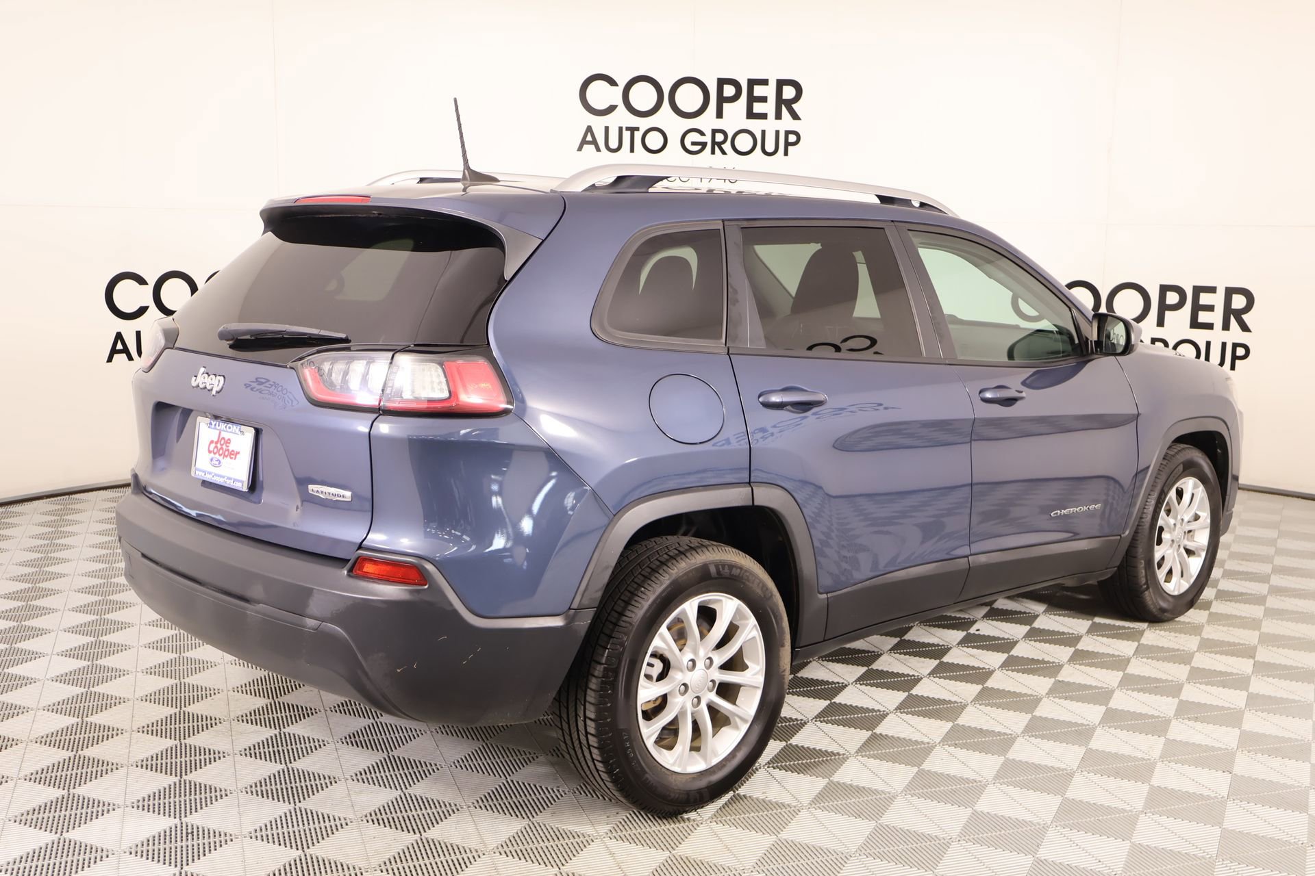Used 2020 Jeep Cherokee Latitude w/ Cold Weather Group image 20
