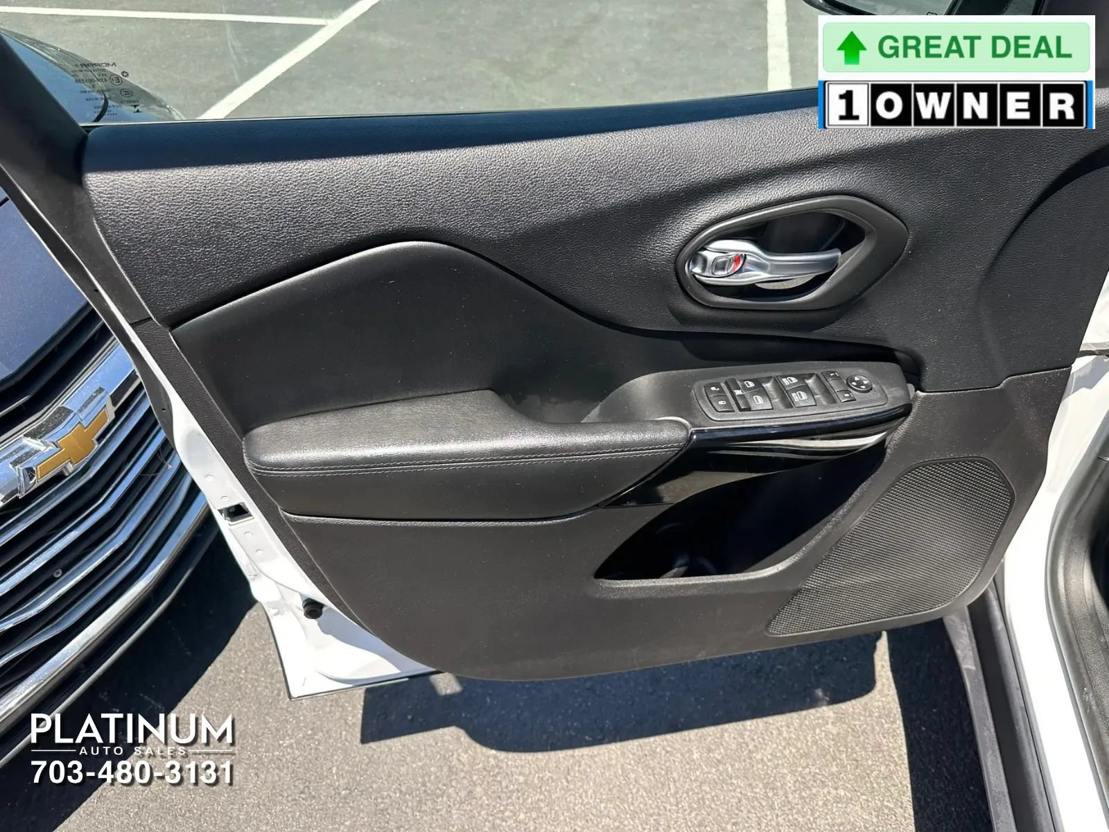 Used 2020 Jeep Cherokee Latitude Plus FWD image 17