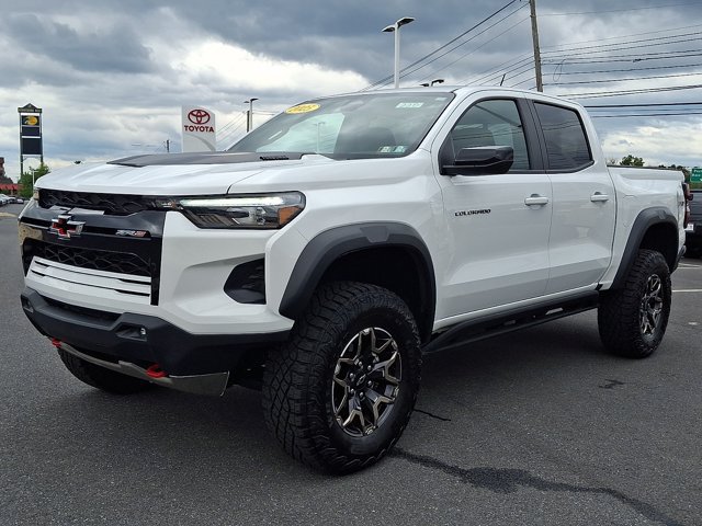 Used 2025 Chevrolet Colorado ZR2 AWD/4WD image 3