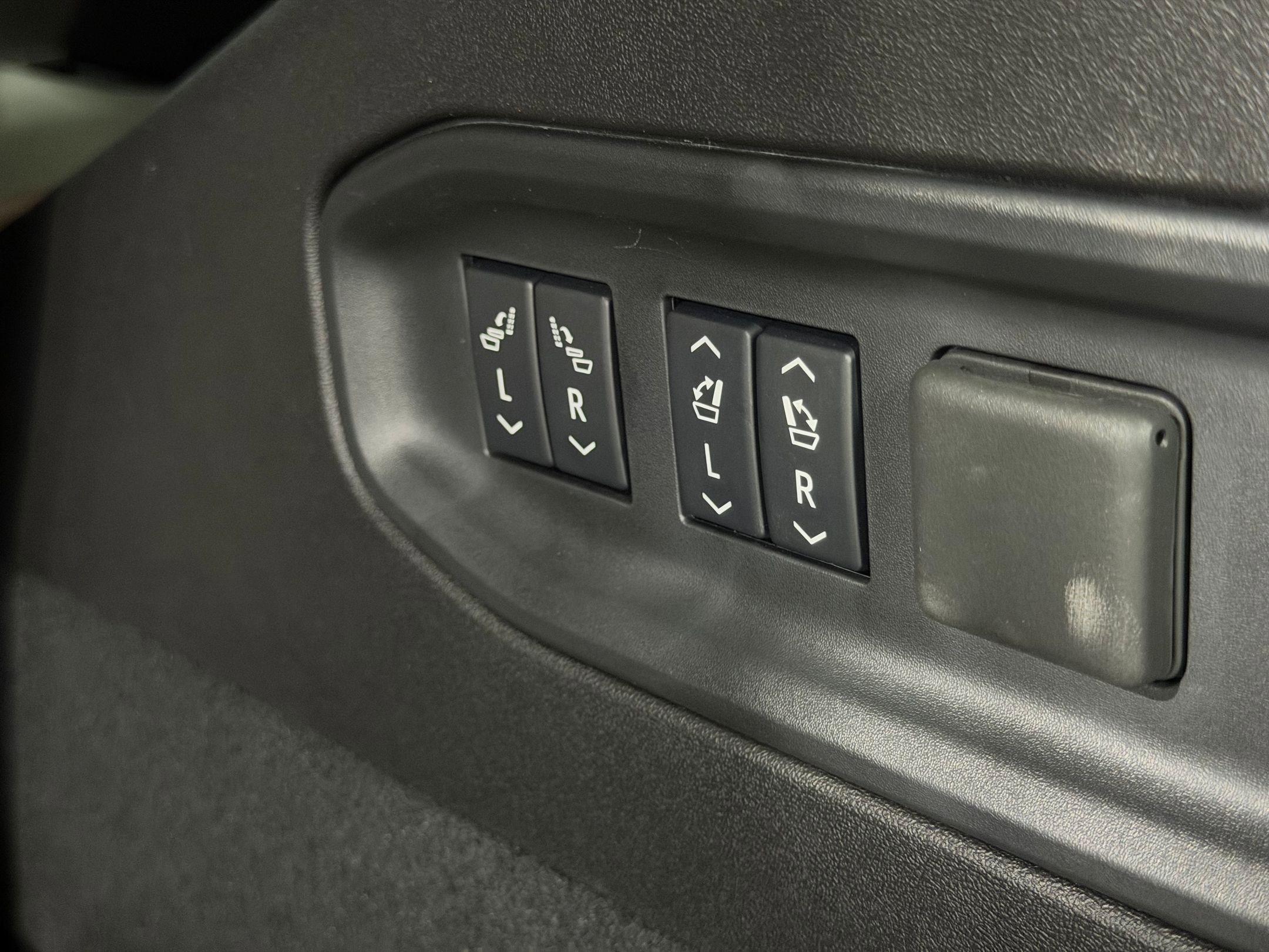 New 2026 Cadillac Vistiq Sport image 47