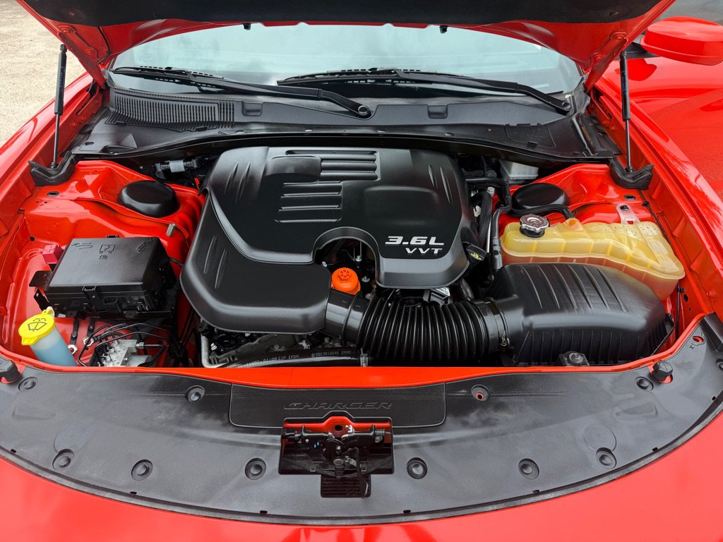 Used 2019 Dodge Charger SXT w/ Plus Group RWD image 36