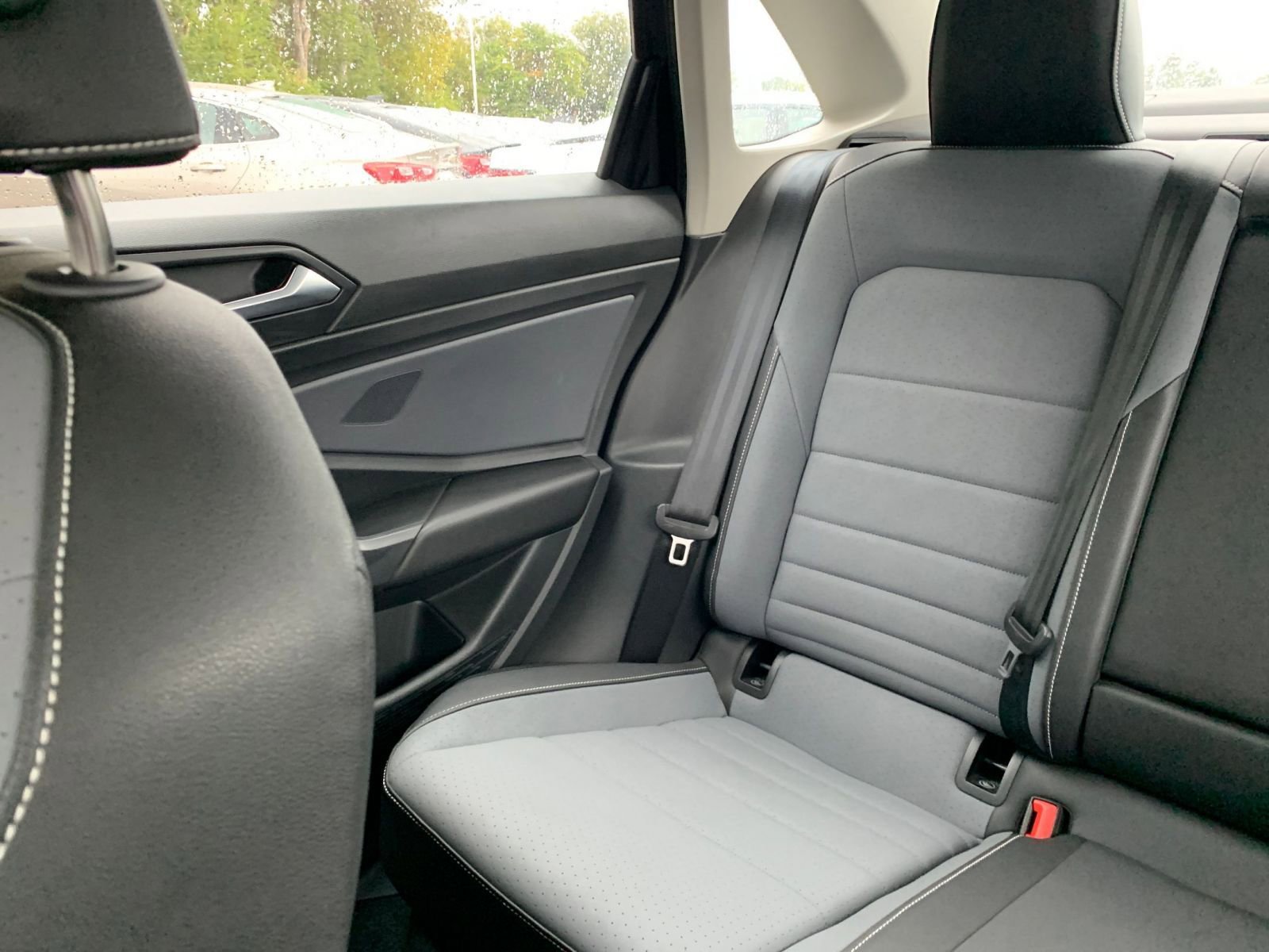 Used 2025 Volkswagen Jetta SE image 38