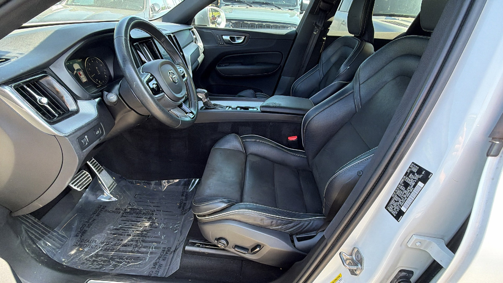 Used 2019 Volvo XC60 T5 R-Design w/ Protection Package FWD image 17