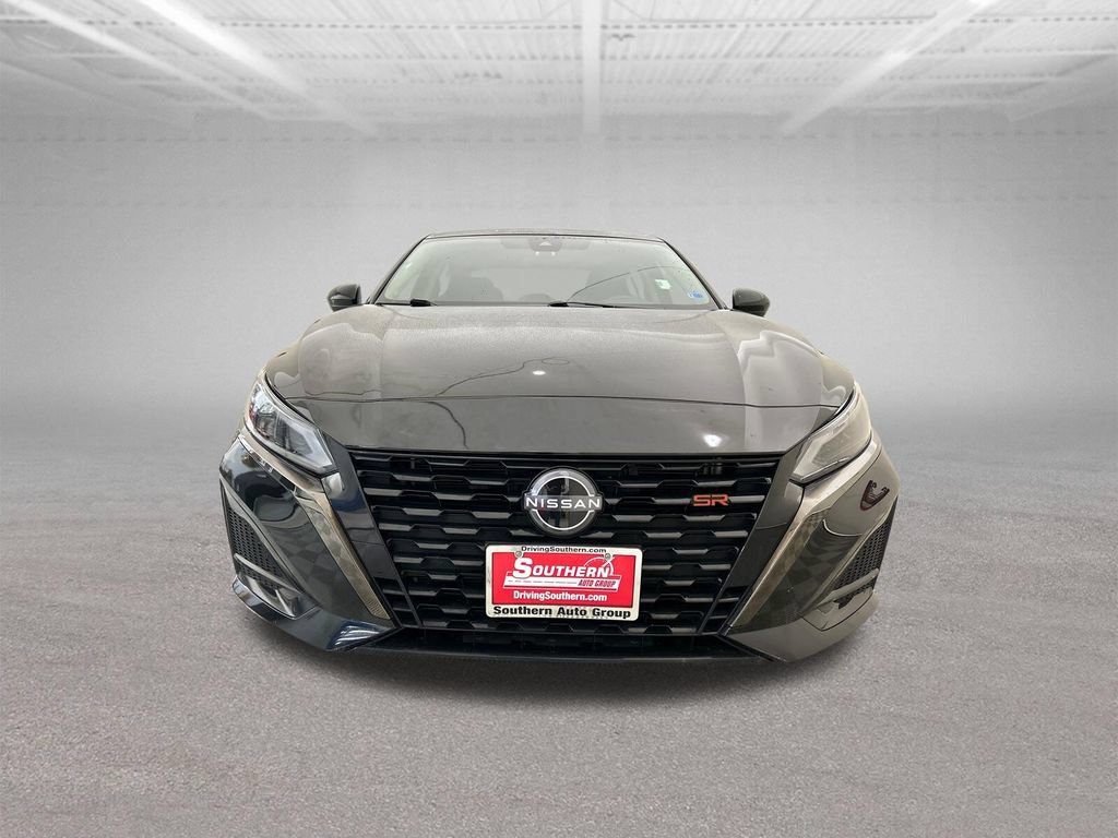 Used 2023 Nissan Altima 2.5 SR FWD image 9