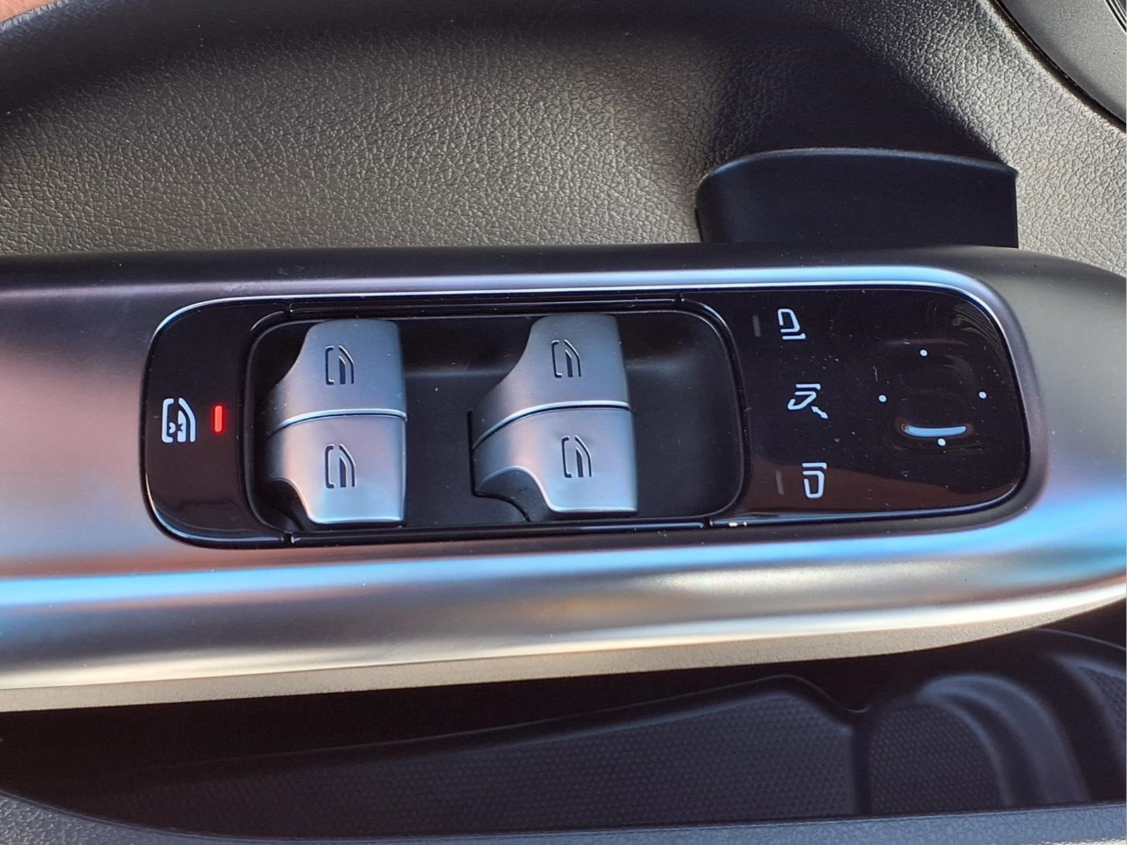 Certified 2023 Mercedes-Benz C 300 4MATIC Sedan image 25