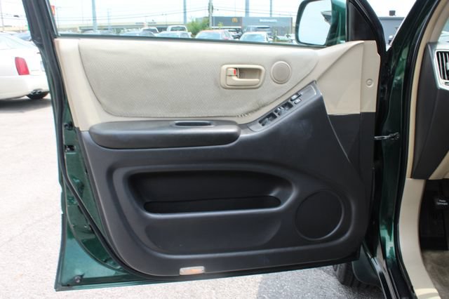 Used 2001 Toyota Highlander 2WD w/ Quick-Order Pkg image 10