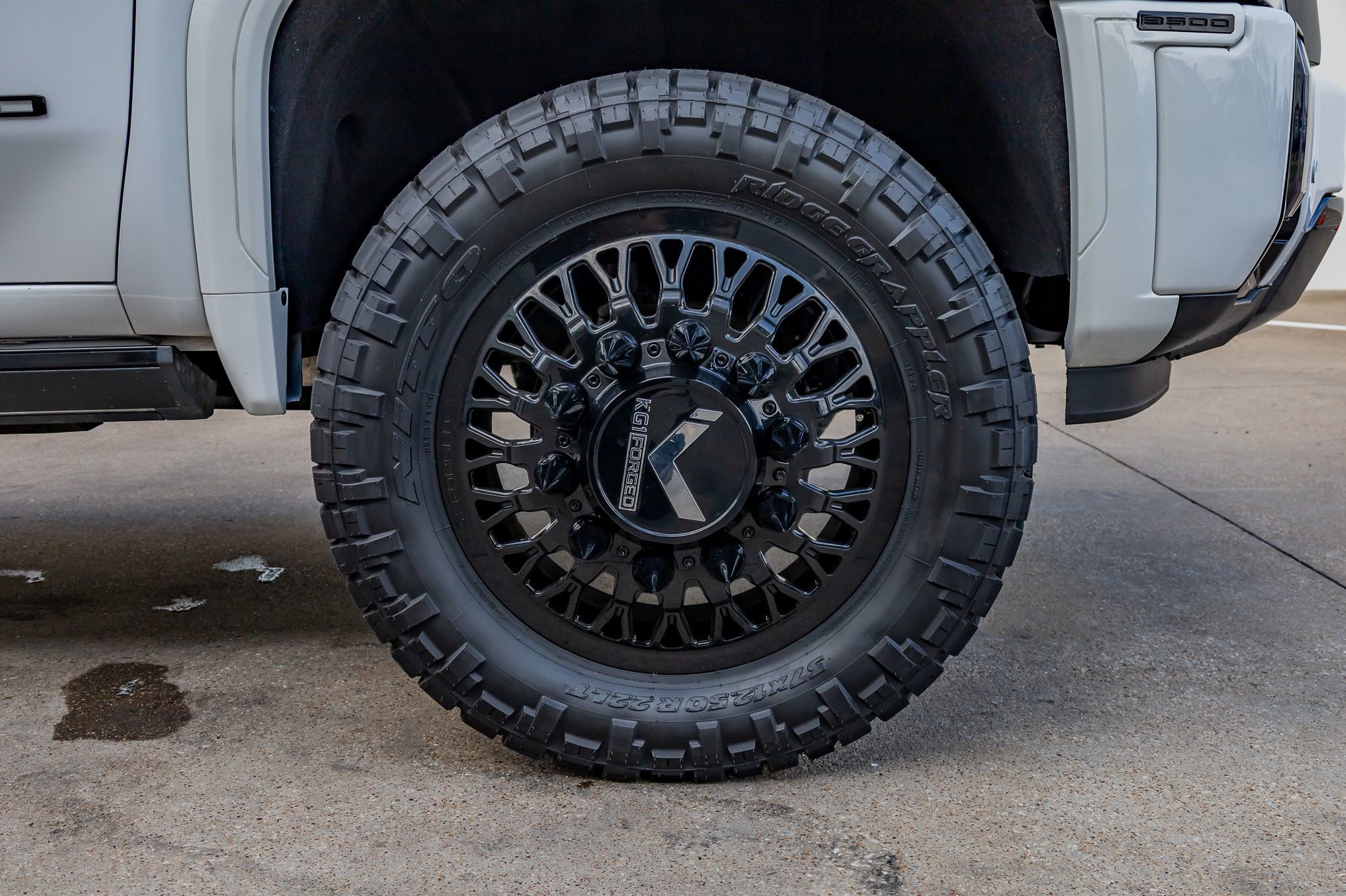 Used 2024 GMC Sierra 3500 Denali Ultimate image 12