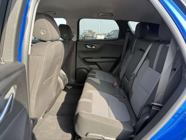 Used 2025 Chevrolet Blazer LT AWD/4WD image 12