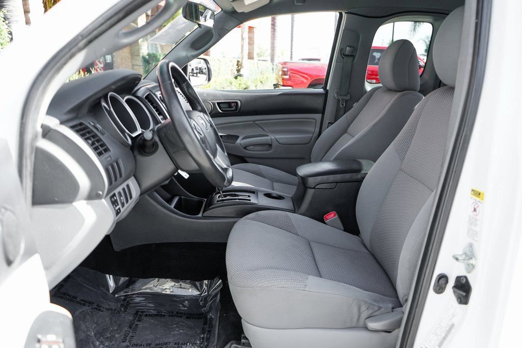 Used 2014 Toyota Tacoma 2WD Access Cab w/ Convenience Package image 16
