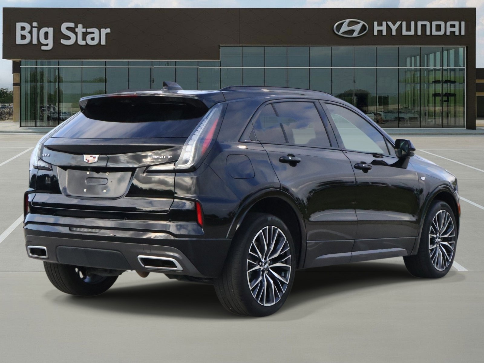 Used 2024 Cadillac XT4 Sport image 4