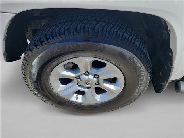 Used 2016 Toyota 4Runner SR5 image 9