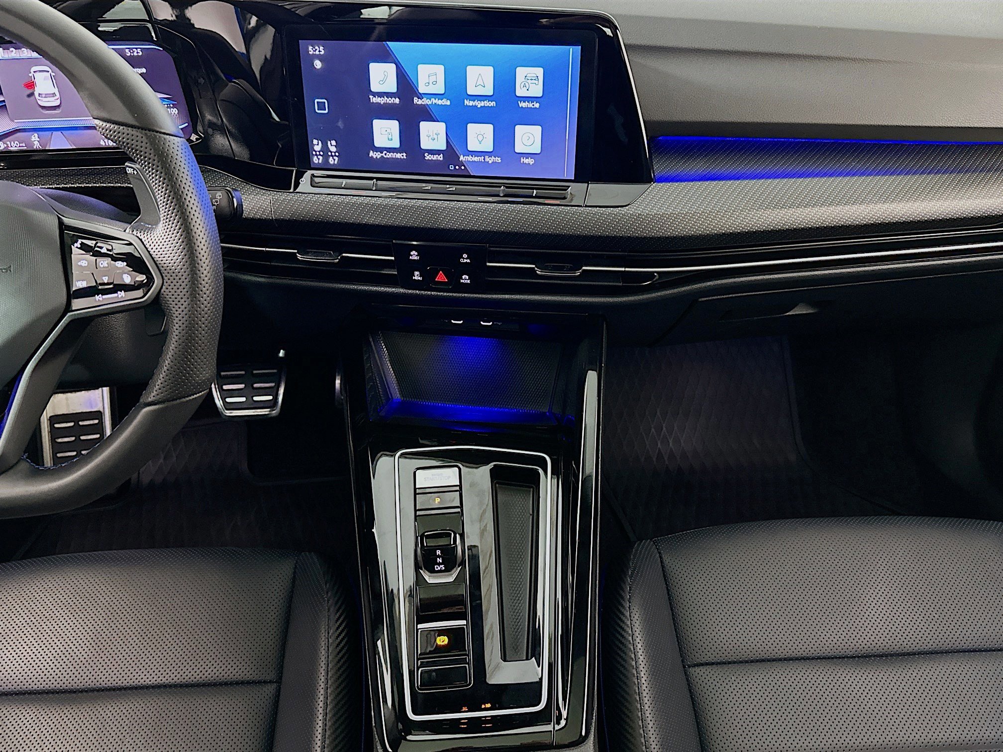 Used 2024 Volkswagen Golf R image 11