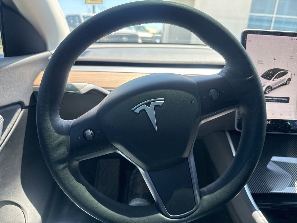 Used 2021 Tesla Model Y Long Range AWD/4WD image 9