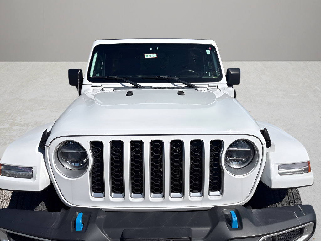 Used 2022 Jeep Wrangler Unlimited Sahara w/ Cold Weather Group AWD/4WD image 18