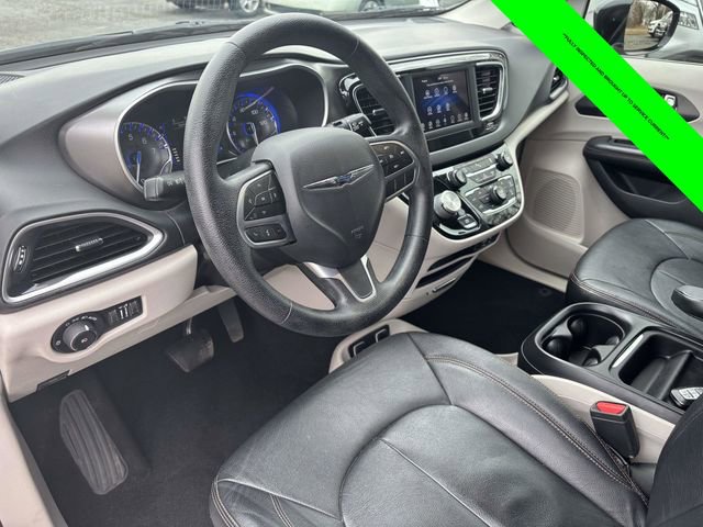 Used 2020 Chrysler Pacifica Touring image 8
