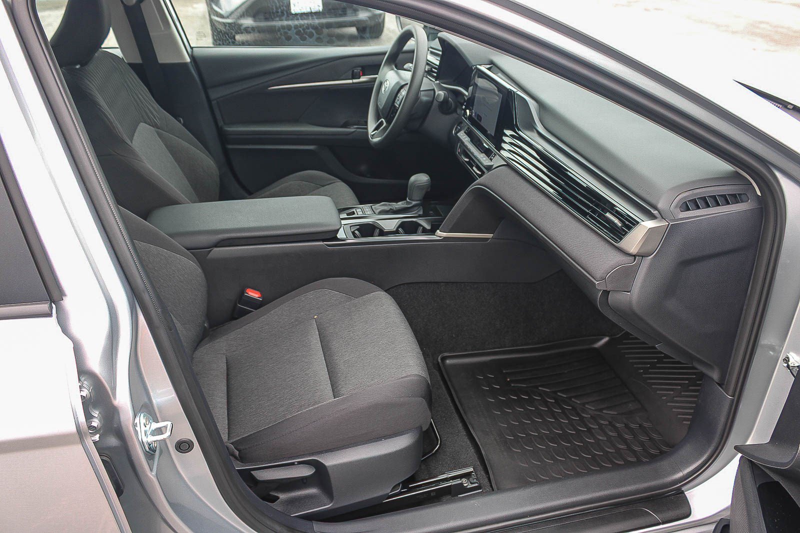 Used 2026 Toyota Camry LE FWD image 18