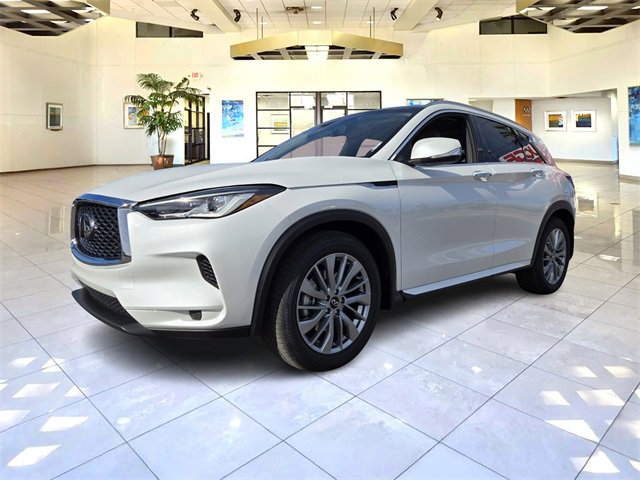 New 2025 INFINITI QX50 Luxe image 3