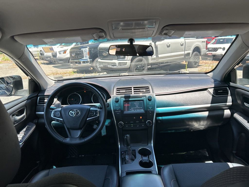 Used 2017 Toyota Camry SE FWD image 28